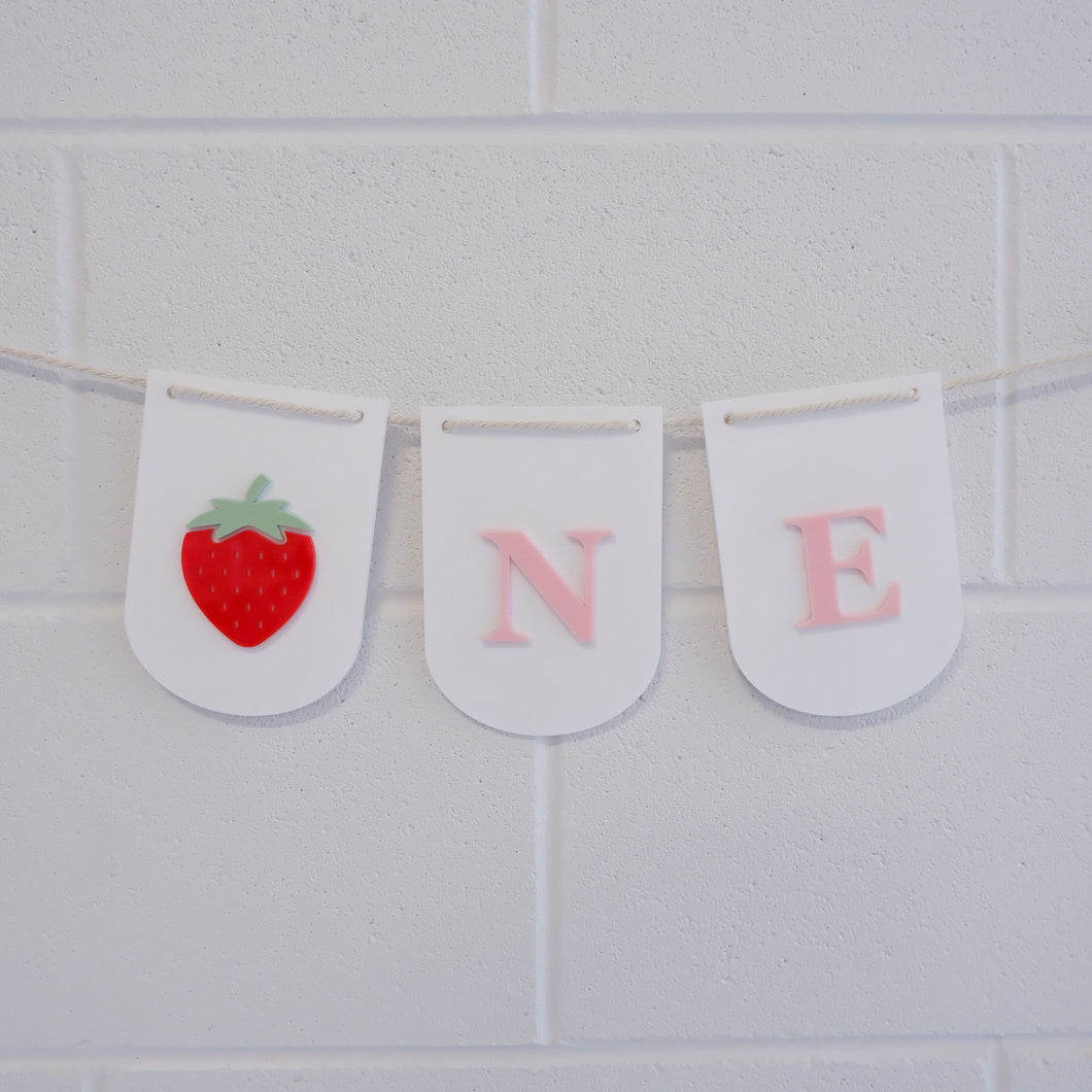 Berry First ONE High Chair Garland