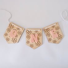 Load image into Gallery viewer, Daisy Pattern - High Chair Garland
